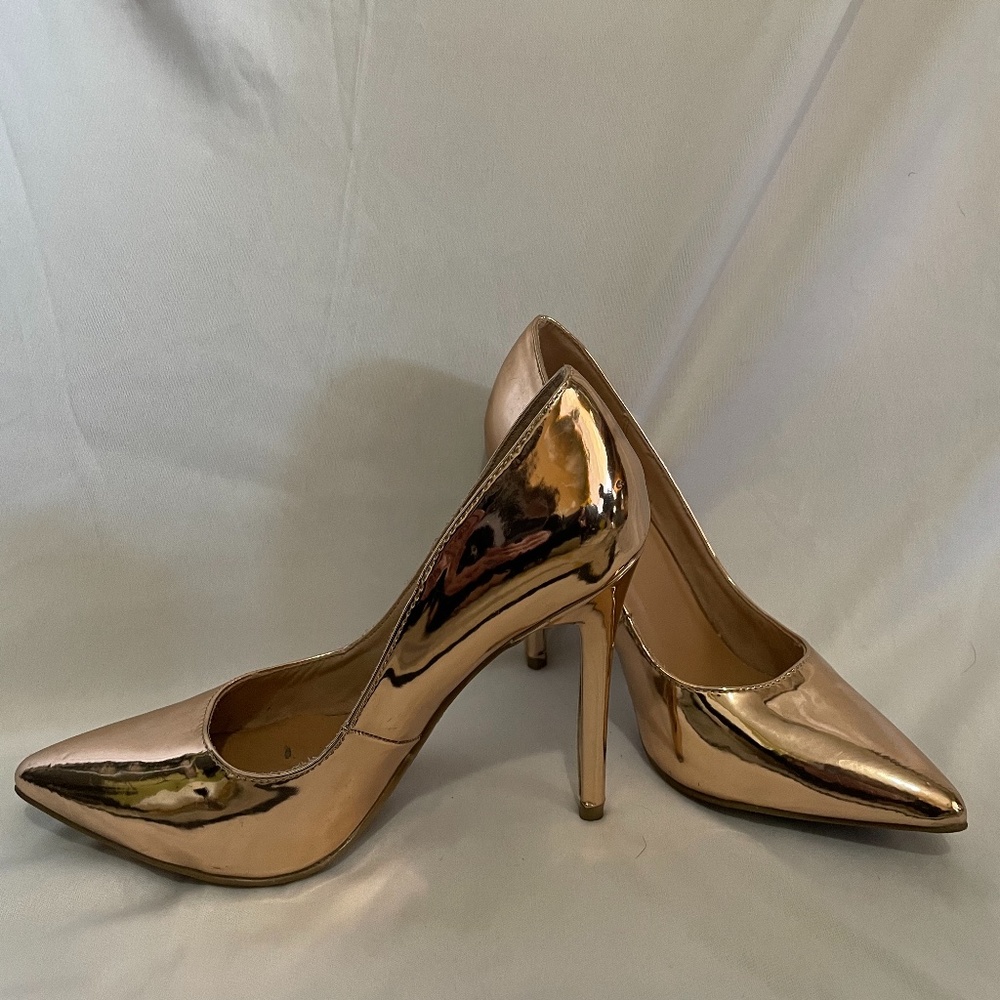 Champagne Metallic Pumps